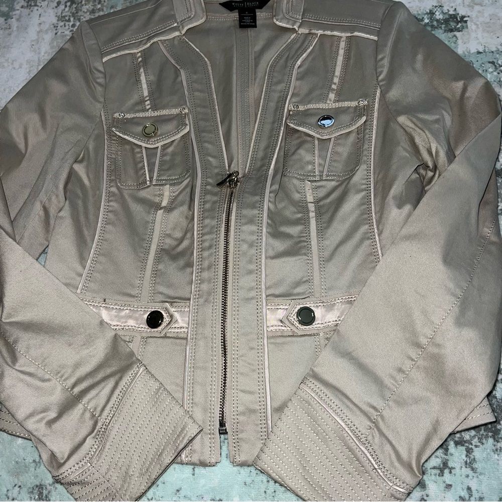 White House Black Marker Women's Beige Jacket